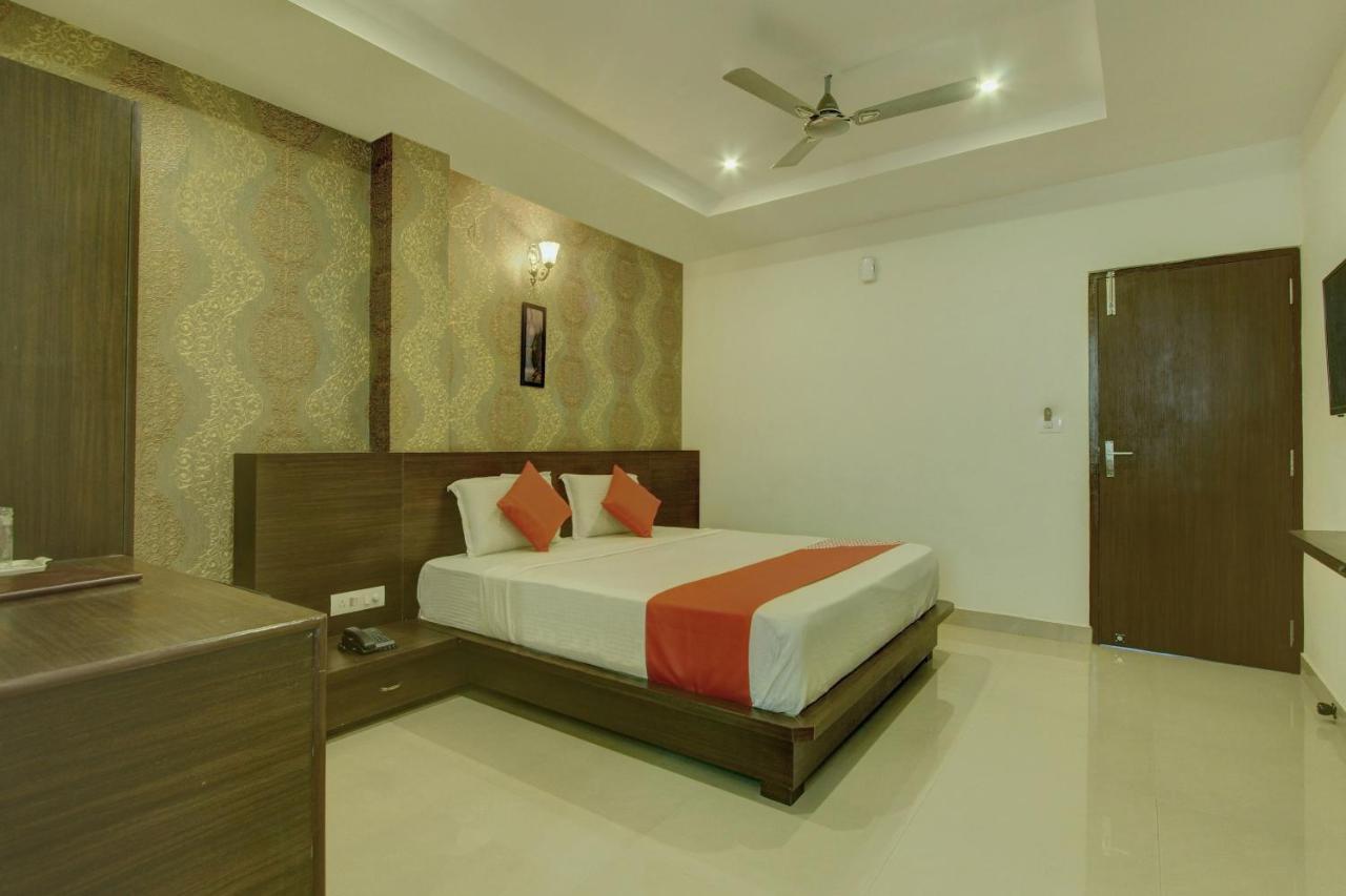 Capital O Hotel Samanvi International Belur  Exterior photo